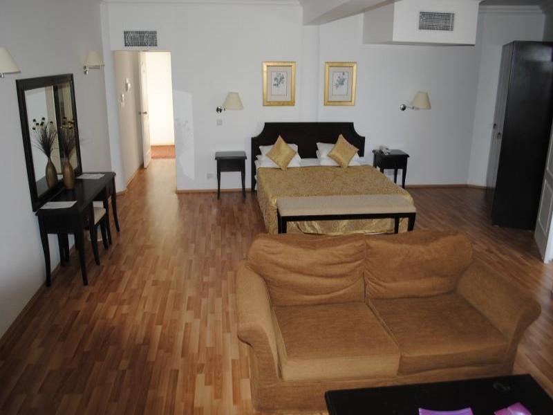 Ada Beach Hotel Karavas  ภายนอก รูปภาพ